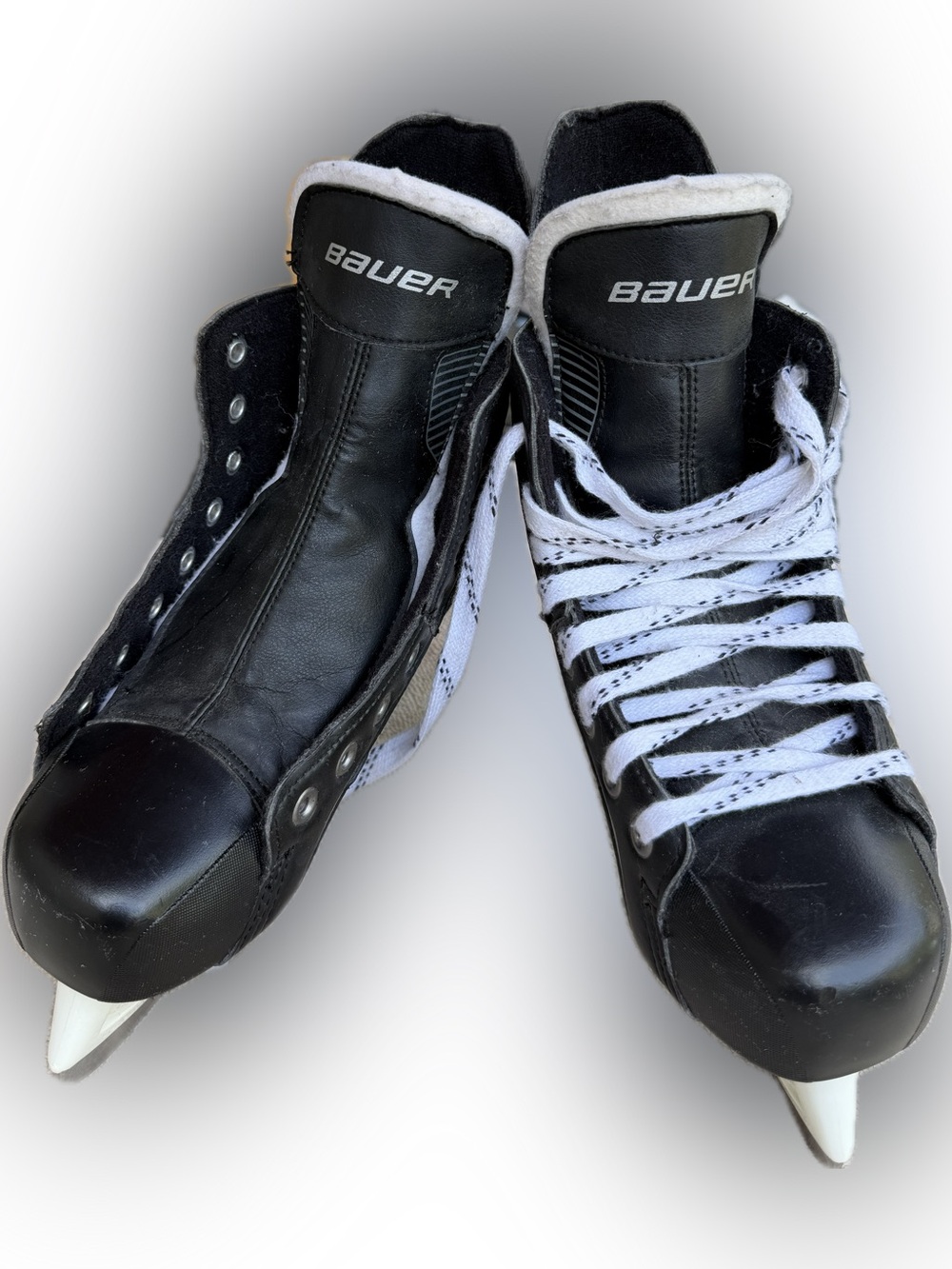Bauer Kids Black and White Ice Hockey Skates - size 4